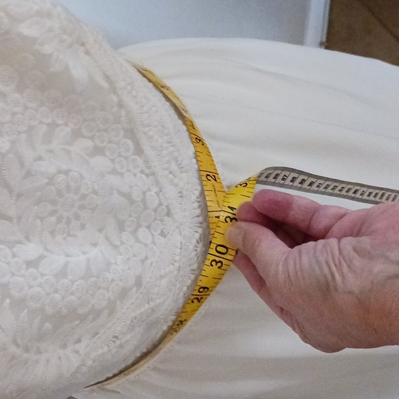 Gianni Bini- Little White Dress - Picture 16 of 16